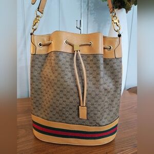 Vintage Gucci bucket bag